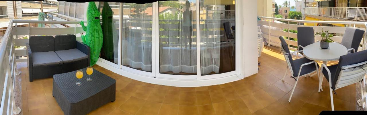 Playa A 50 Metros Solo Para Familias Salou Exterior photo